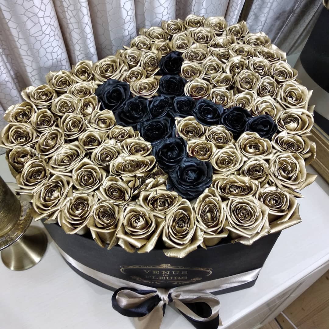 Букеты с золотым рускусом