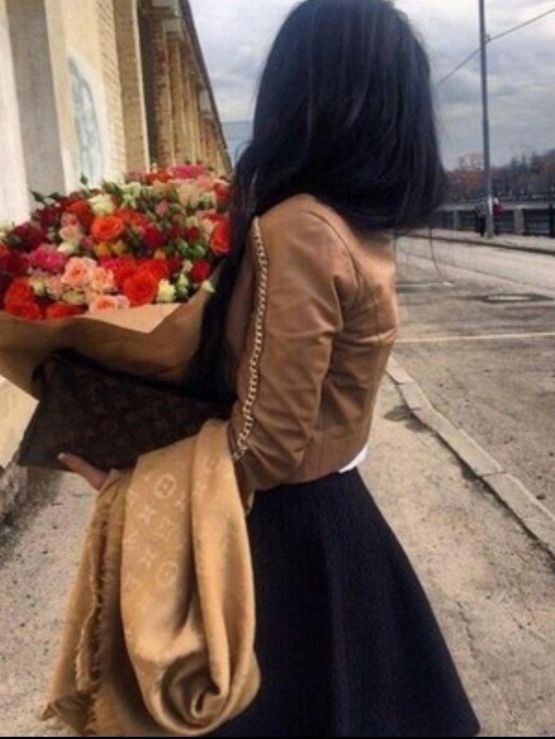 Кавказская девушка сос пиын