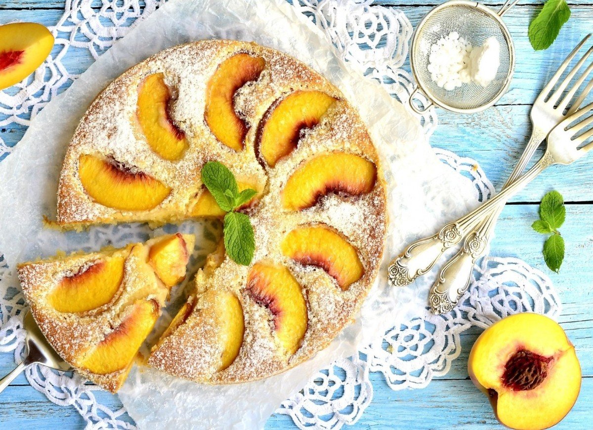 Выпечка с персиками