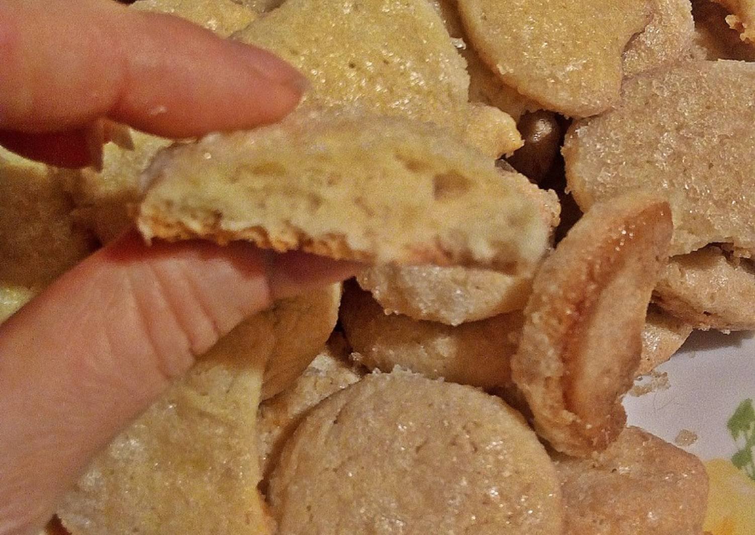 Рецепт вкусного мягкого печенья на сметане. Сметанное печенье. Сметанковое печенье. Печенье из сметаны. Печенье на сметане мягкое и вкусное.