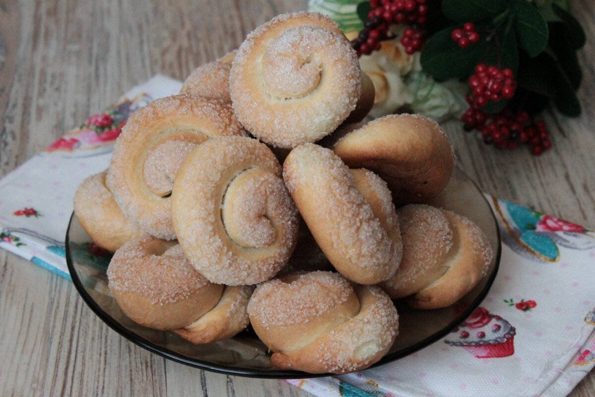 Булочки с корицей из дрожжевого