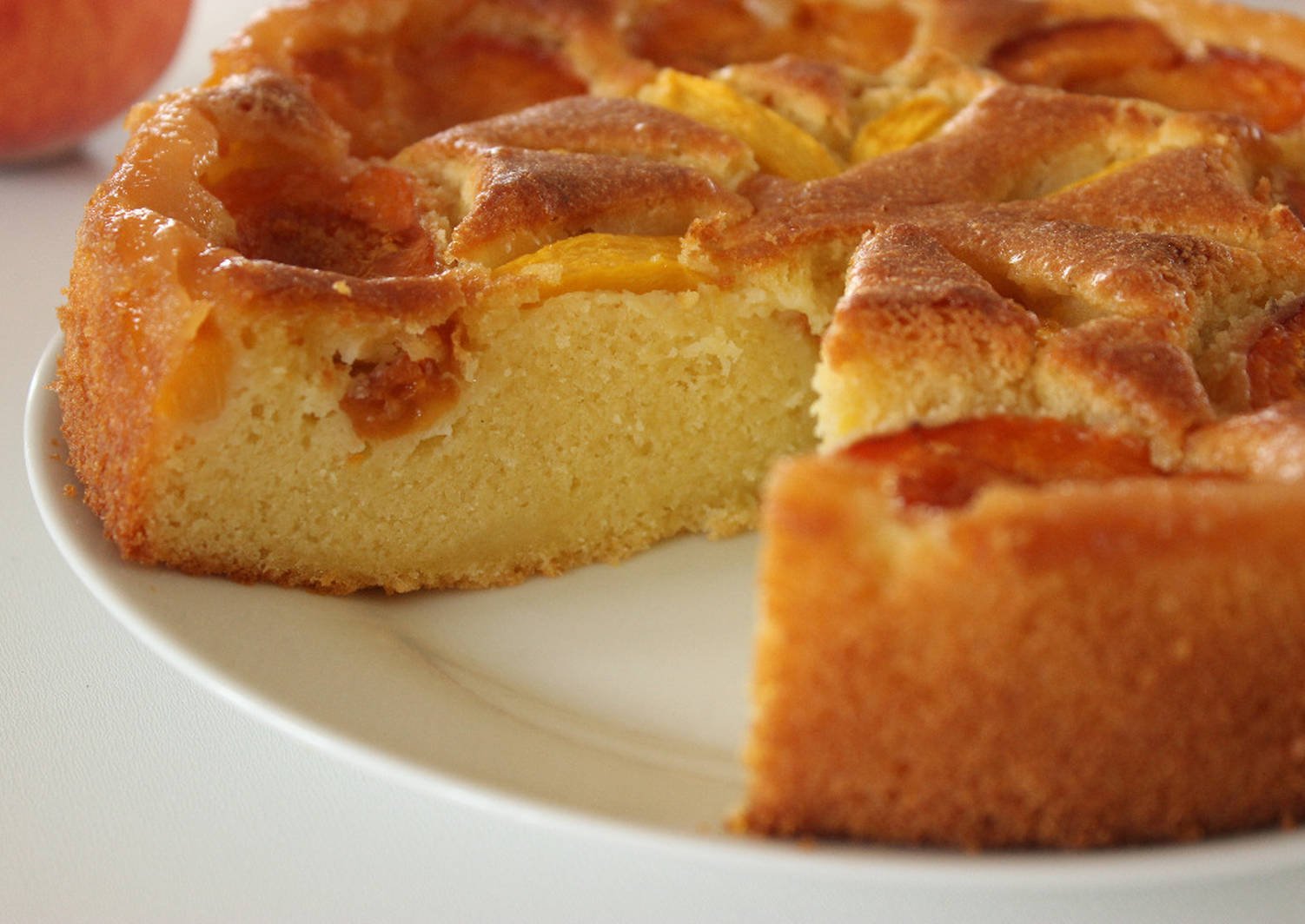Например пирог. Персиковый пирог. Абрикосовый пирог. Творожно-абрикосовый пирог. Творожный пирог с персиками.