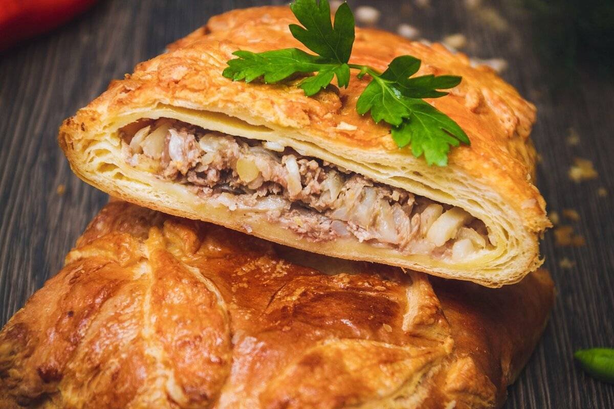 Сытный пирог с ветчиной и сыром