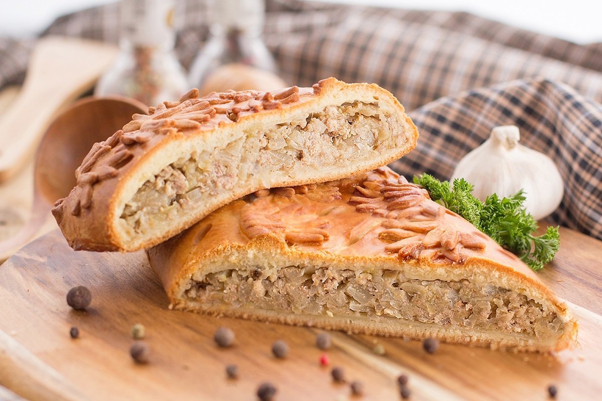 Открытый мясной пирог с фаршем