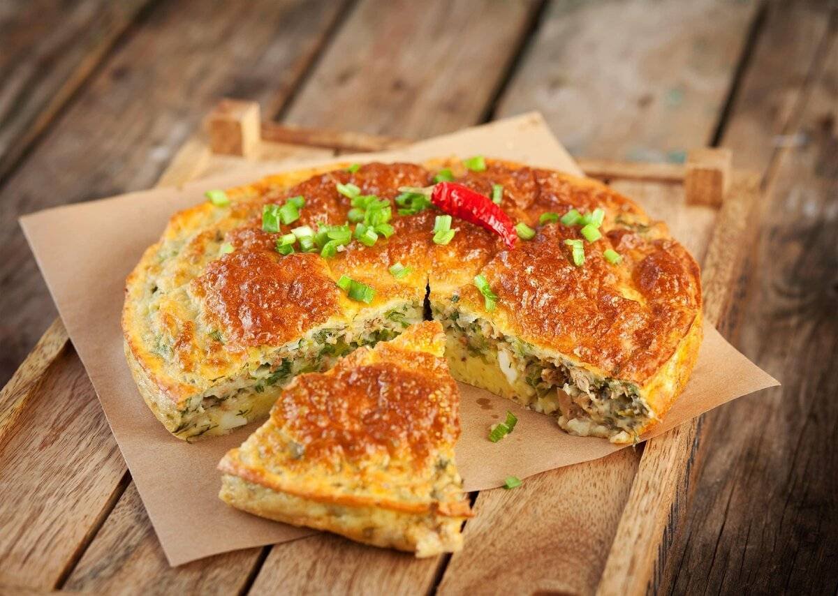 Пирог шарлотка с капустой на кефире