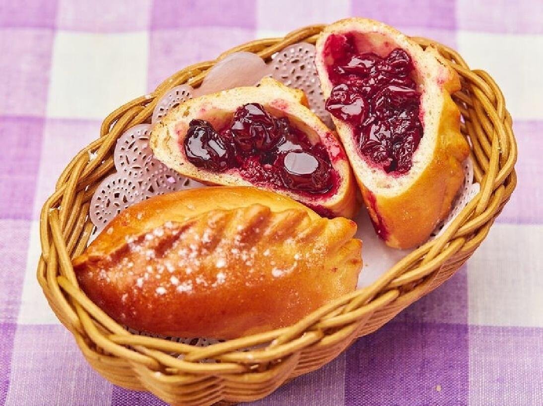 Пирожки с вишней