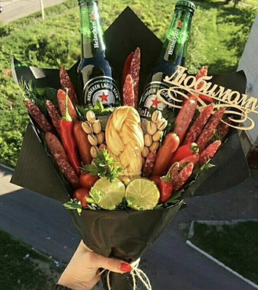 Букет из пива и колбасок для мужчины