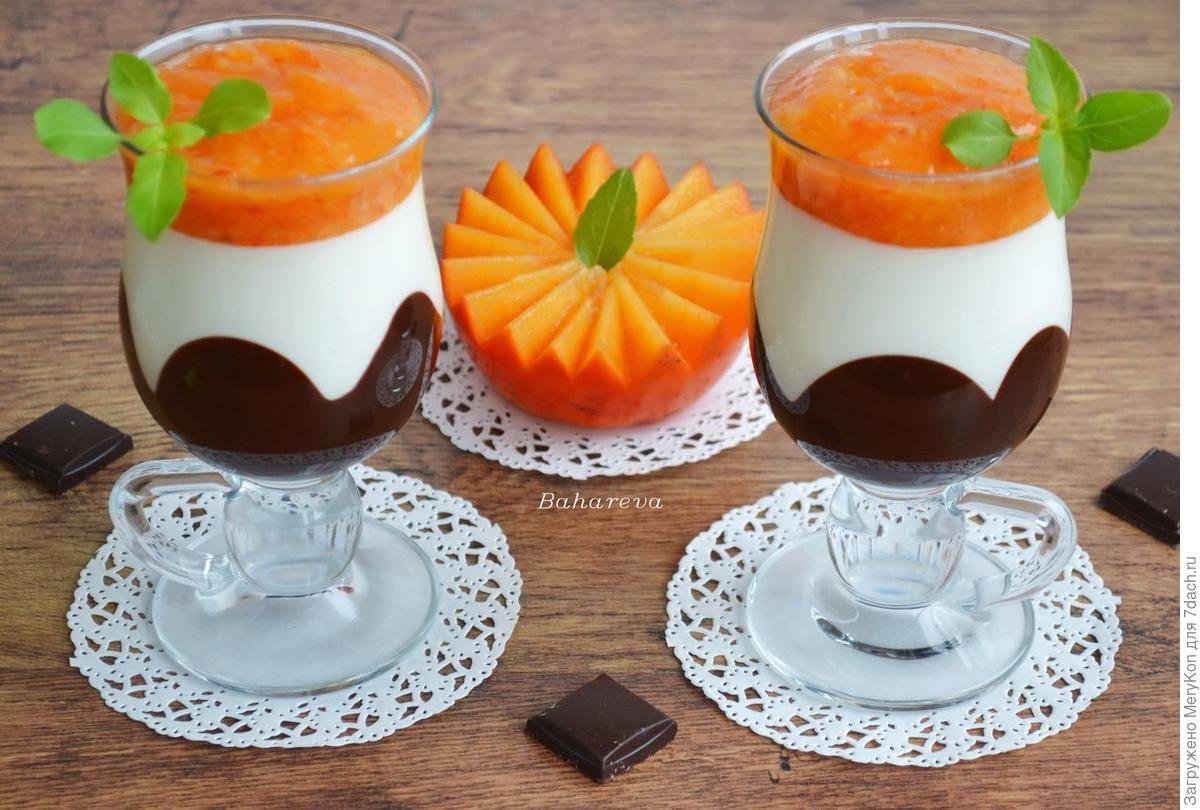 Творожный десерт с хурмой
