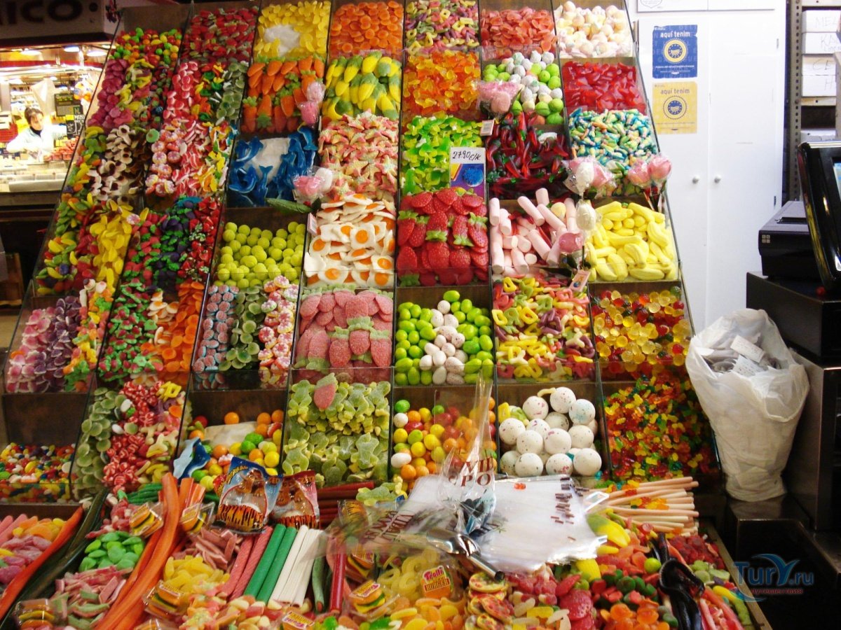 Сладости оптовая. Рынок Бокерия Испания сладости. Сладости на развес. Вкусняшки в магазине. Рынок сладостей.