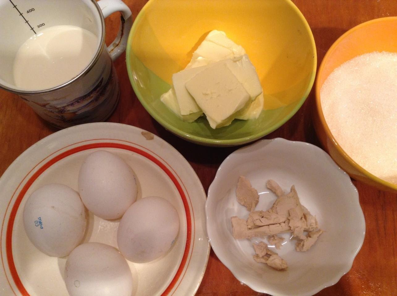Тесто из сахара и яиц. Простые молочные блюда Ингредиенты. Десерт из яиц молока и муки. Ужин яйца с молоком. Пасха из молока сметаны и яиц.