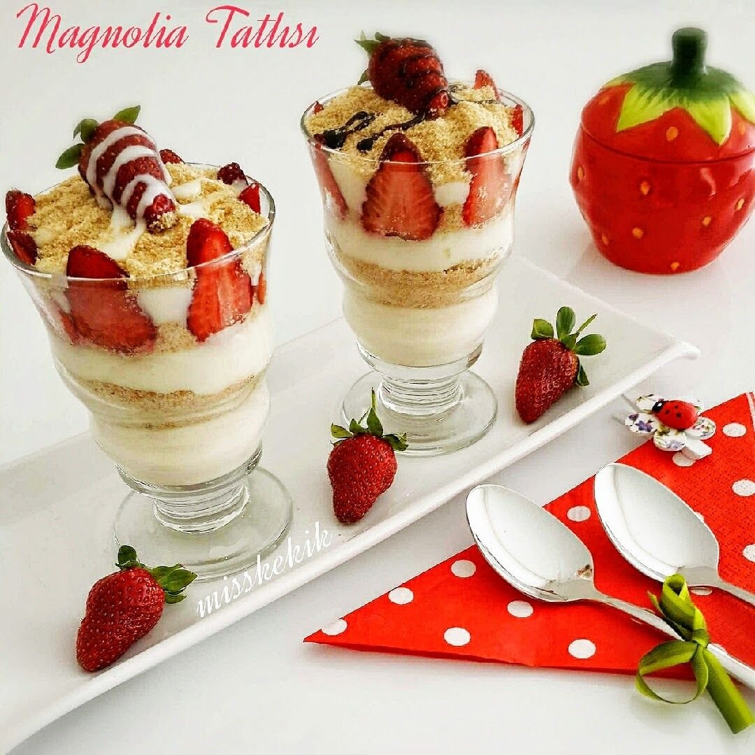Магнолия с клубникой