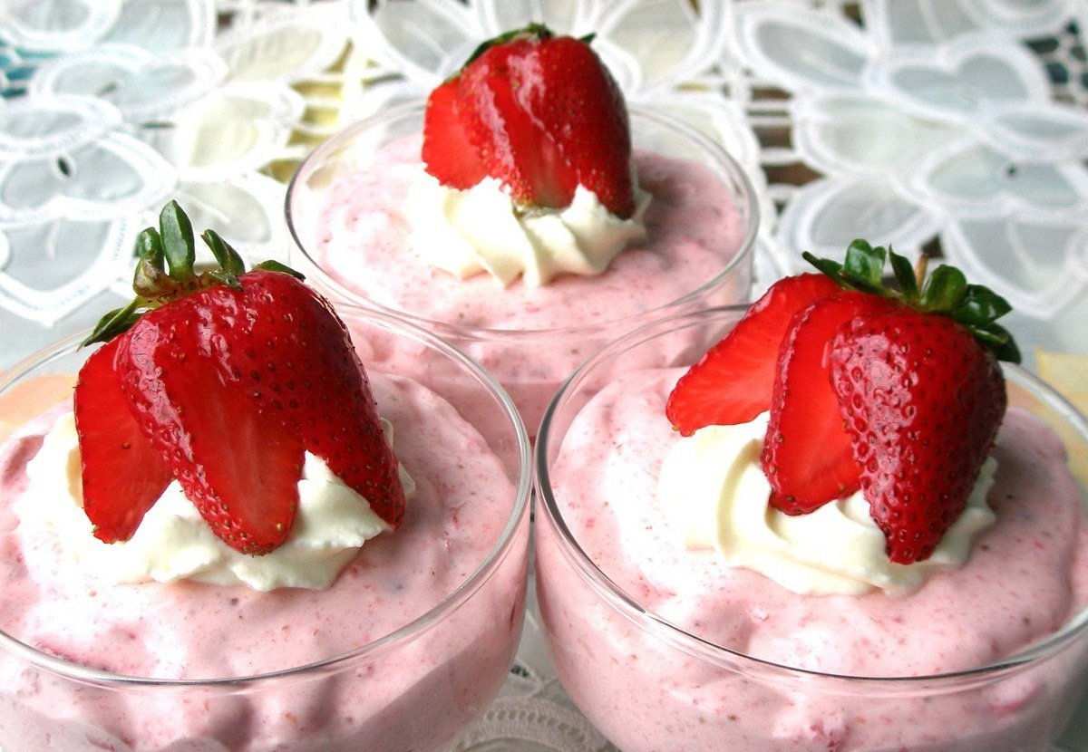 Мороженое клубника со сливками