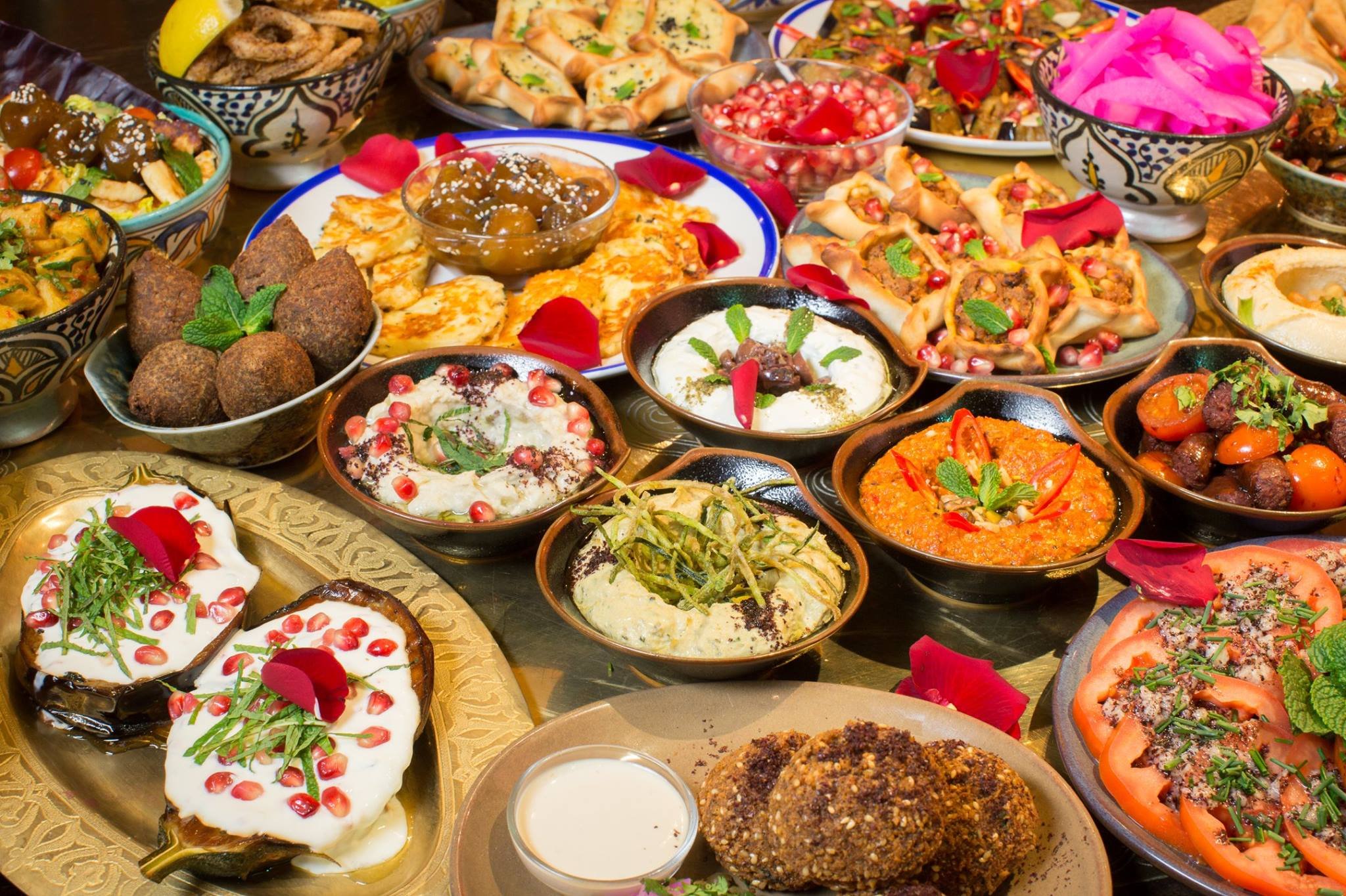 Мусульманские рецепты. Ифтар Марокко. Турецкий ифтар. Рамазан ифтар еда. Мусульманские блюда на праздничный стол.