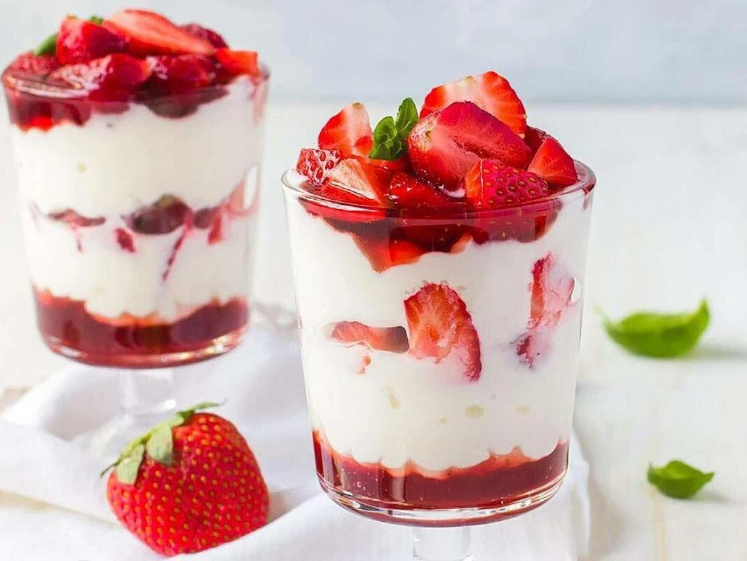 Десерт с маскарпоне и клубникой
