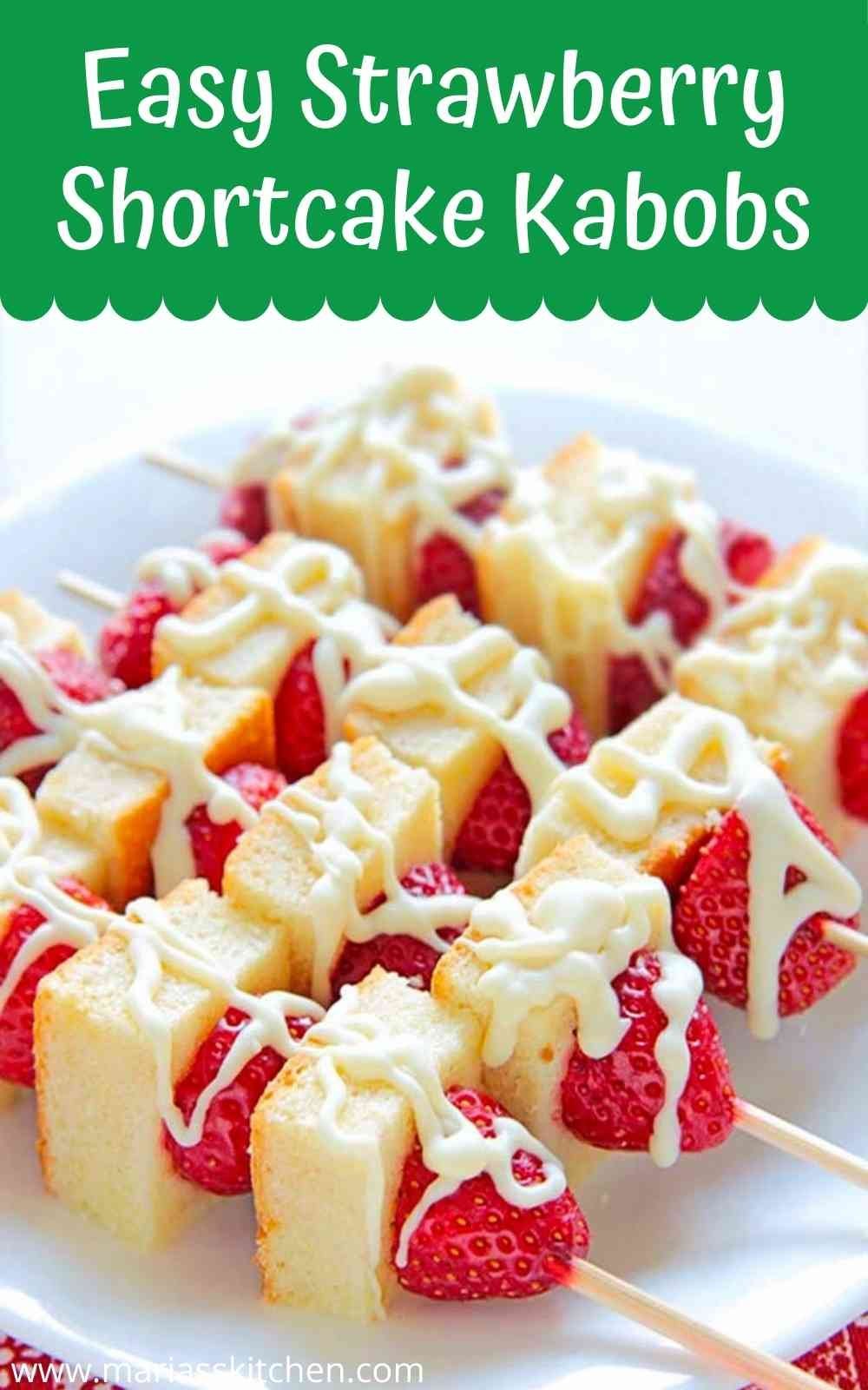 Сладкие закуски на шпажках