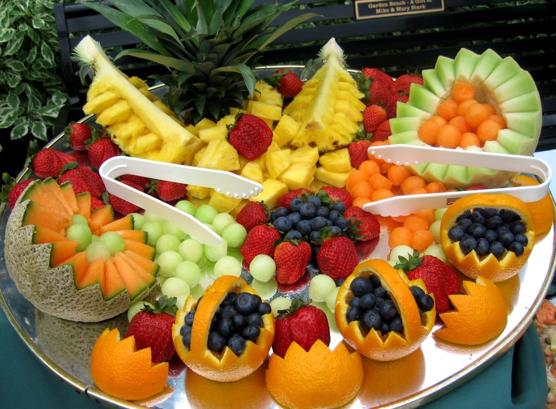 Красиво разложить фрукты