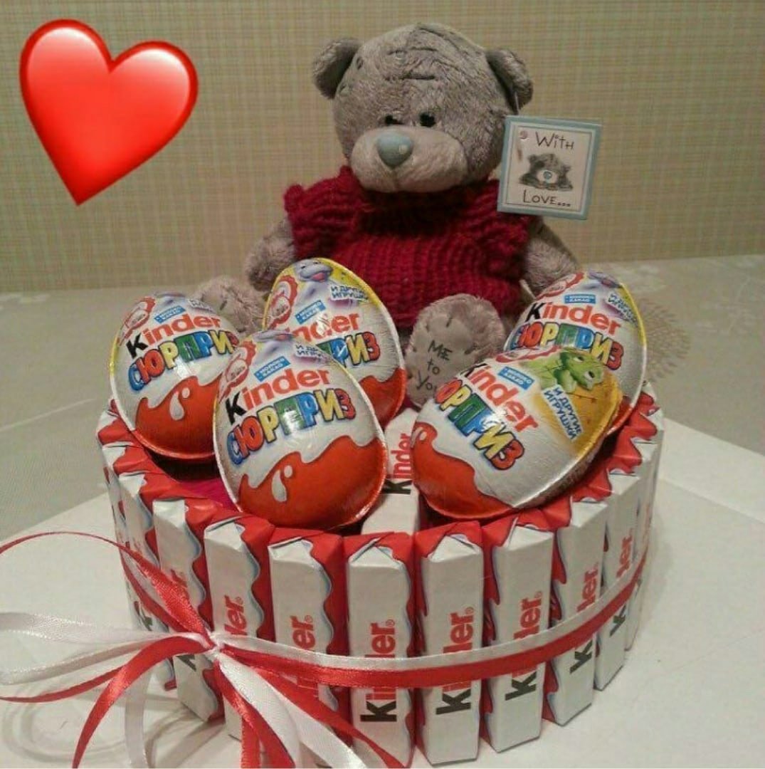 Подарок из киндеров