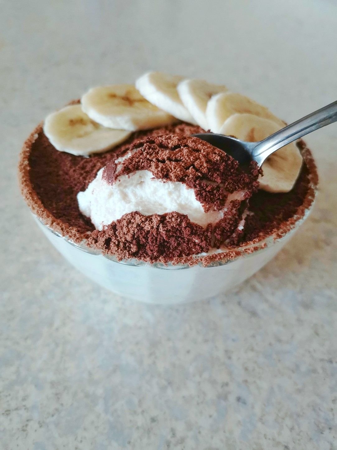 Десерт посыпанный какао
