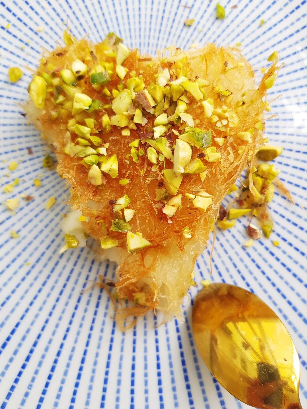 Кюнефе блюдо
