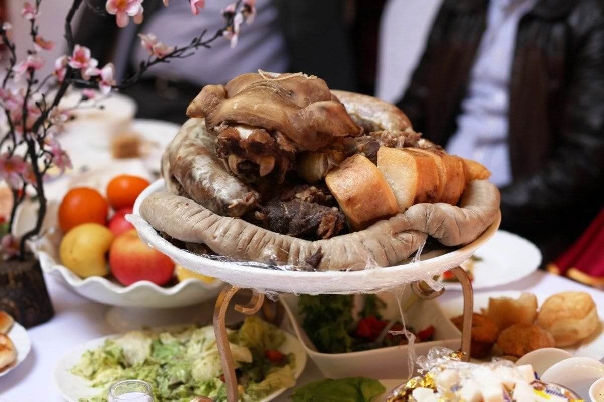 Мясо на казахском столе
