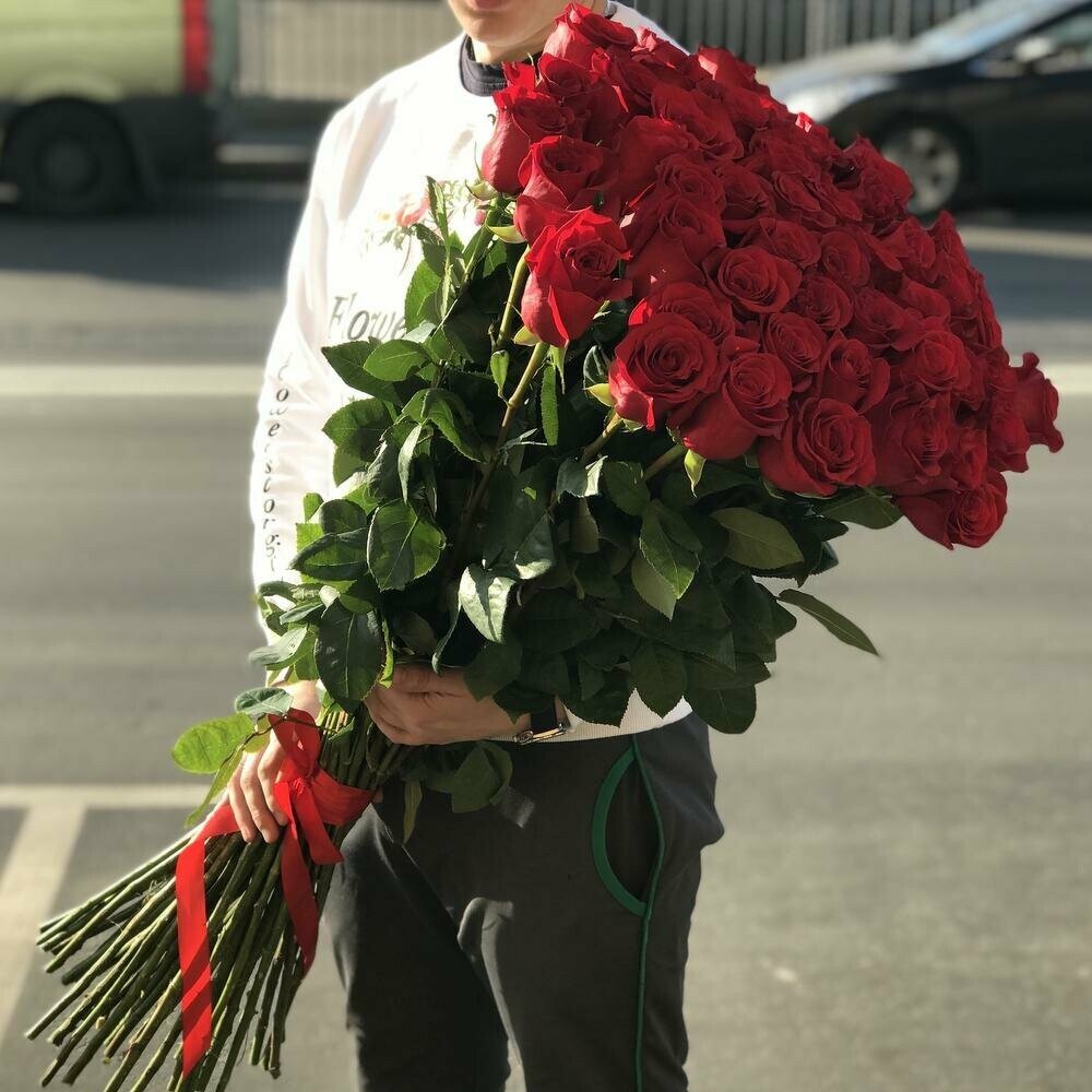 Букет из 15 роз эксплорер