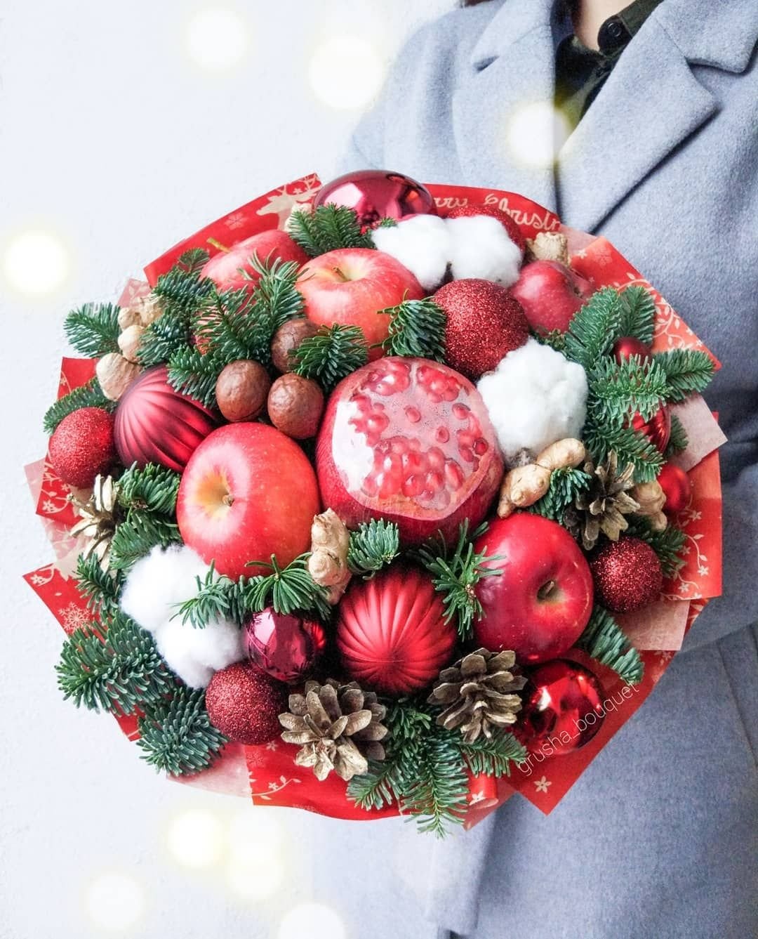Новогодний фруктовый букет