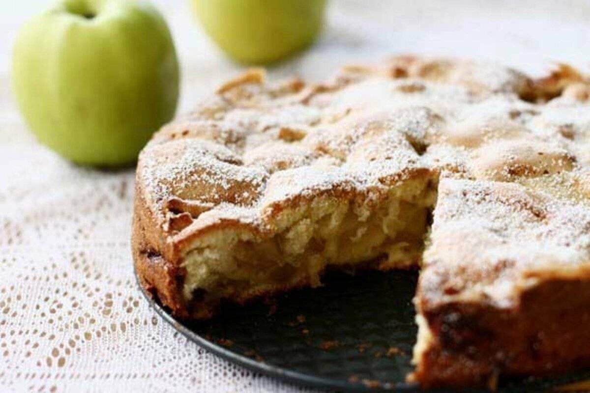 Яблочный пирог шарлотка