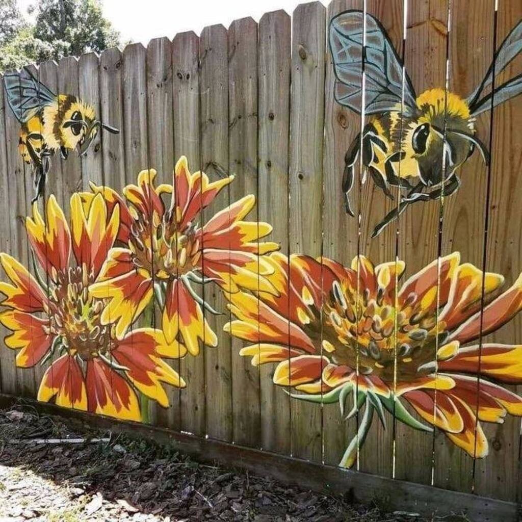 Разрисованный забор