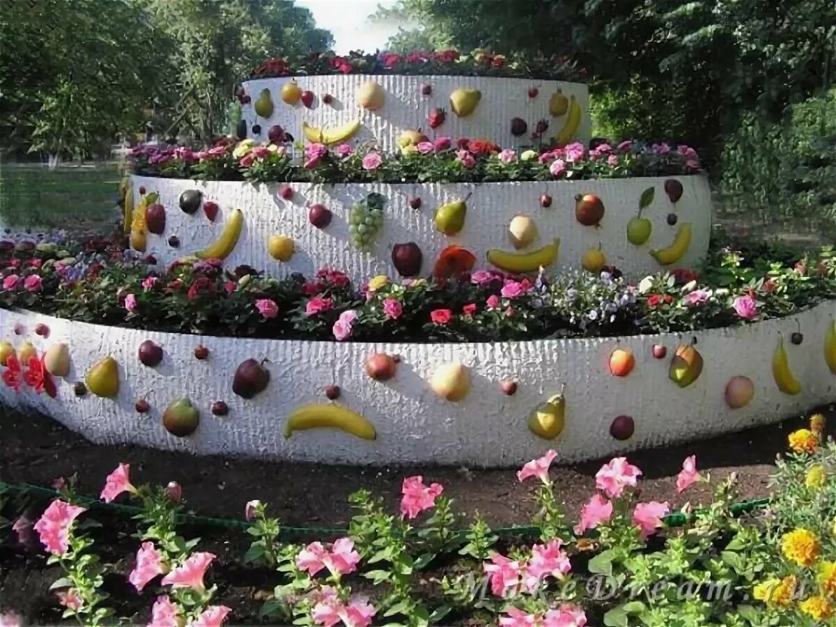 Ярусные цветочные клумбы