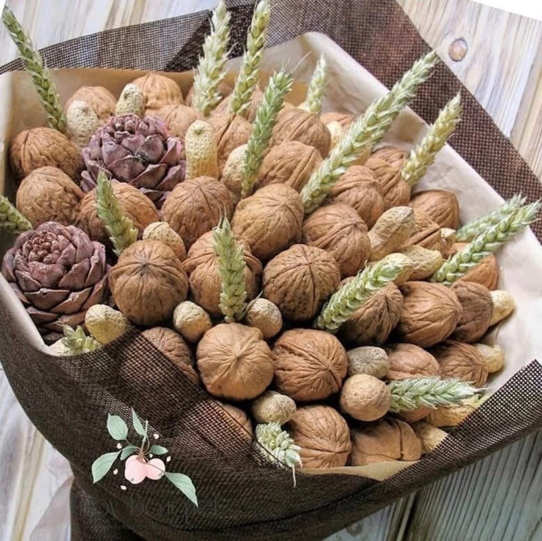Корзина с сухофруктами