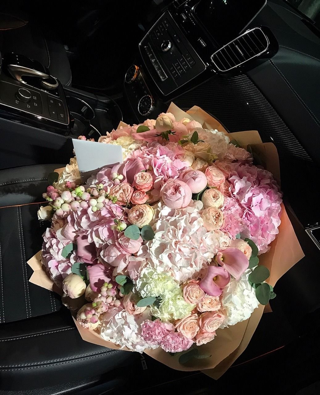 Стильный букет из роз
