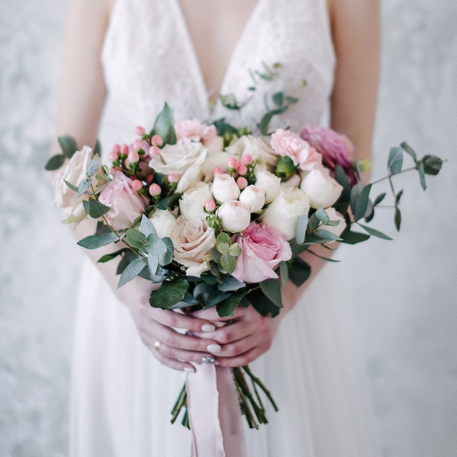 Букет невесты из мелких роз
