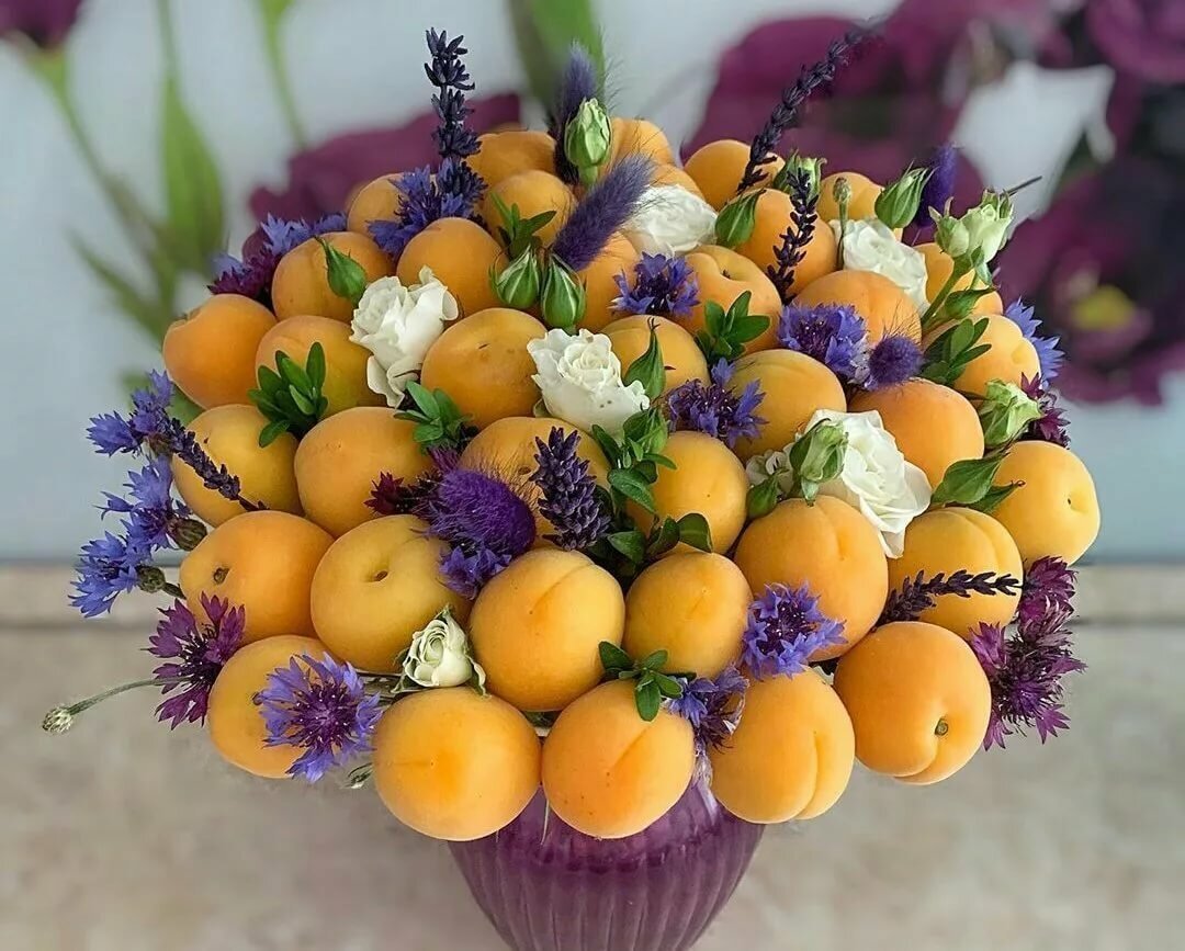 Флористика из фруктов