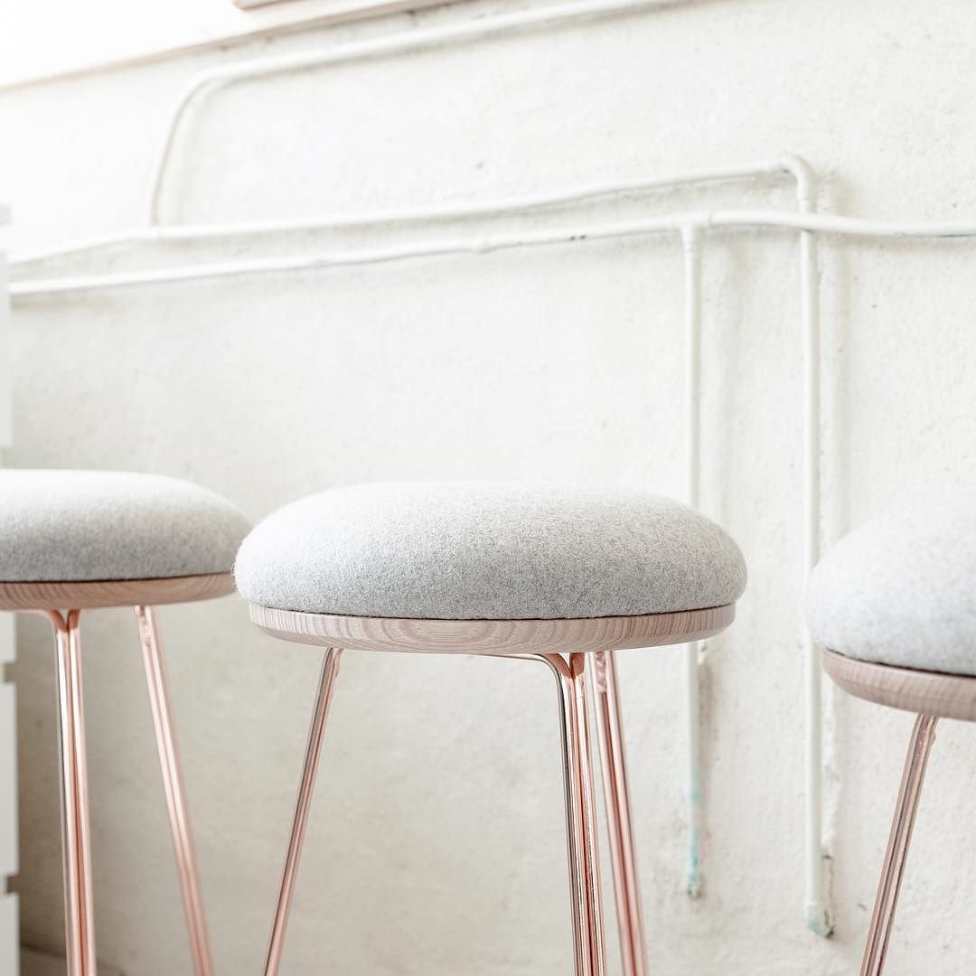 Stay Bar Stool дизайн: Nika Zupanc