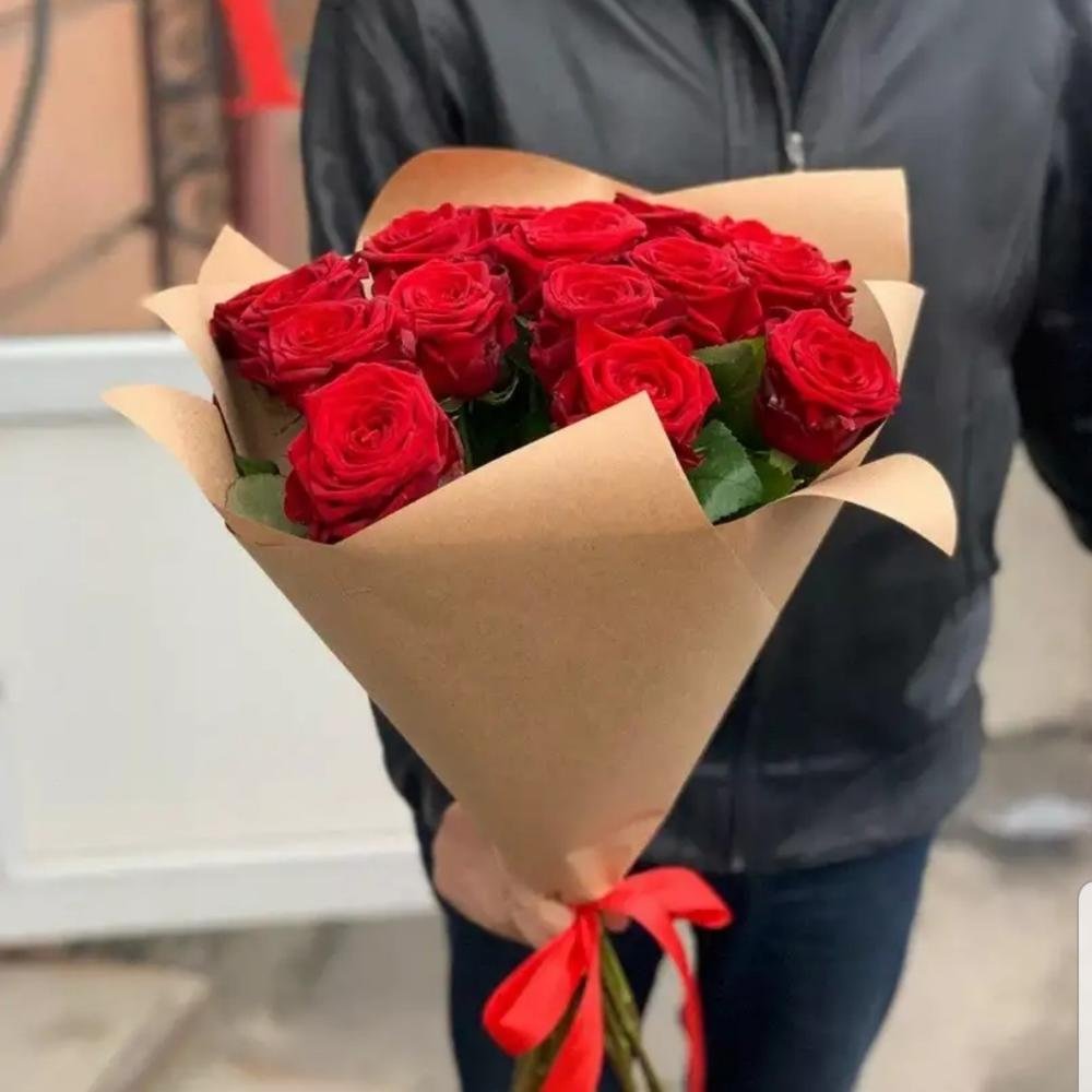 15 Роз в руках