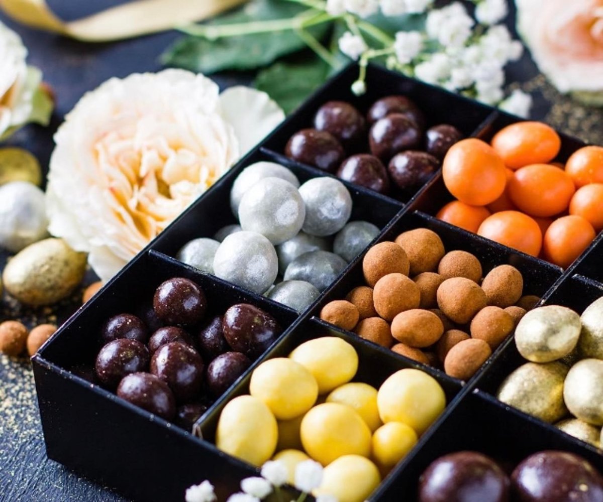 Белая коробка для конфет Chocolate Handmade Sweets