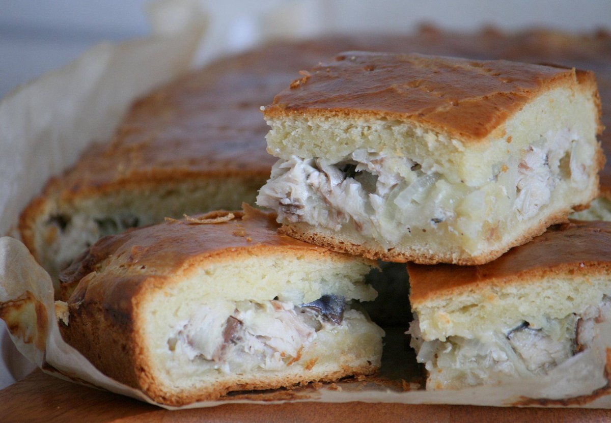 Пирог с рисом и консервой