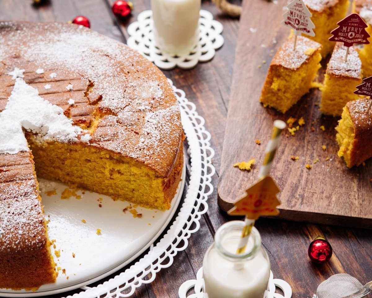 Шарлотка с вишней