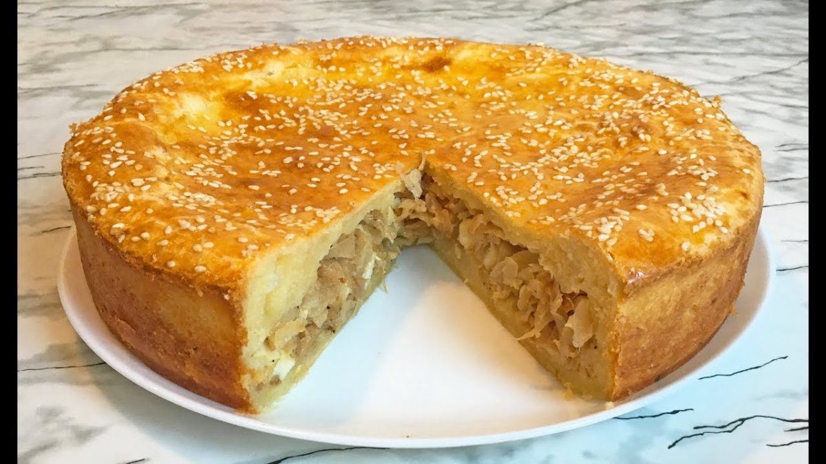 Пирог шарлотка с капустой
