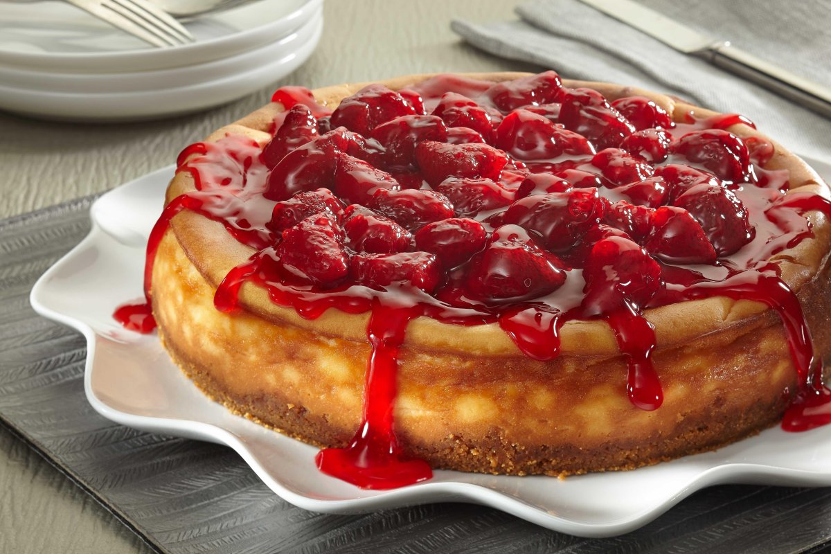 Миндальный торт с клубникой