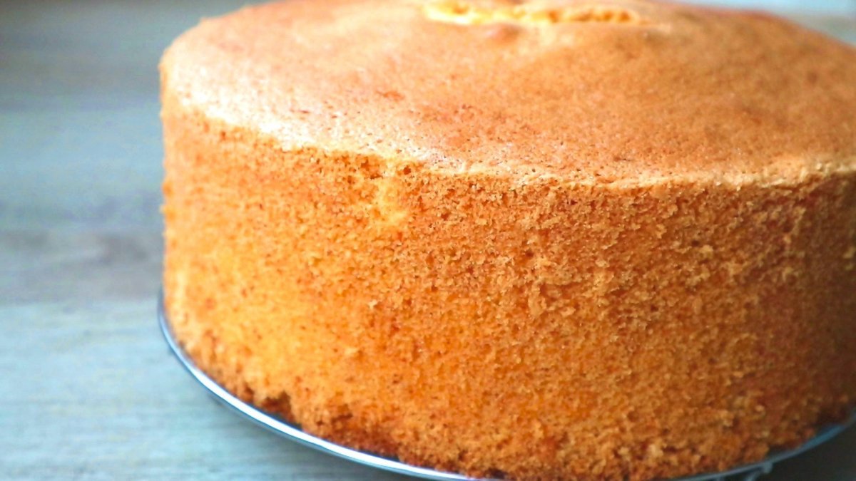 Пирог с мясом и капустой из дрожжевого теста в духовке