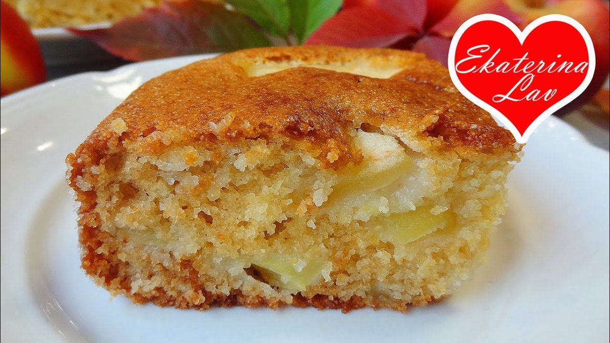 Шарлотка с яблоками классический
