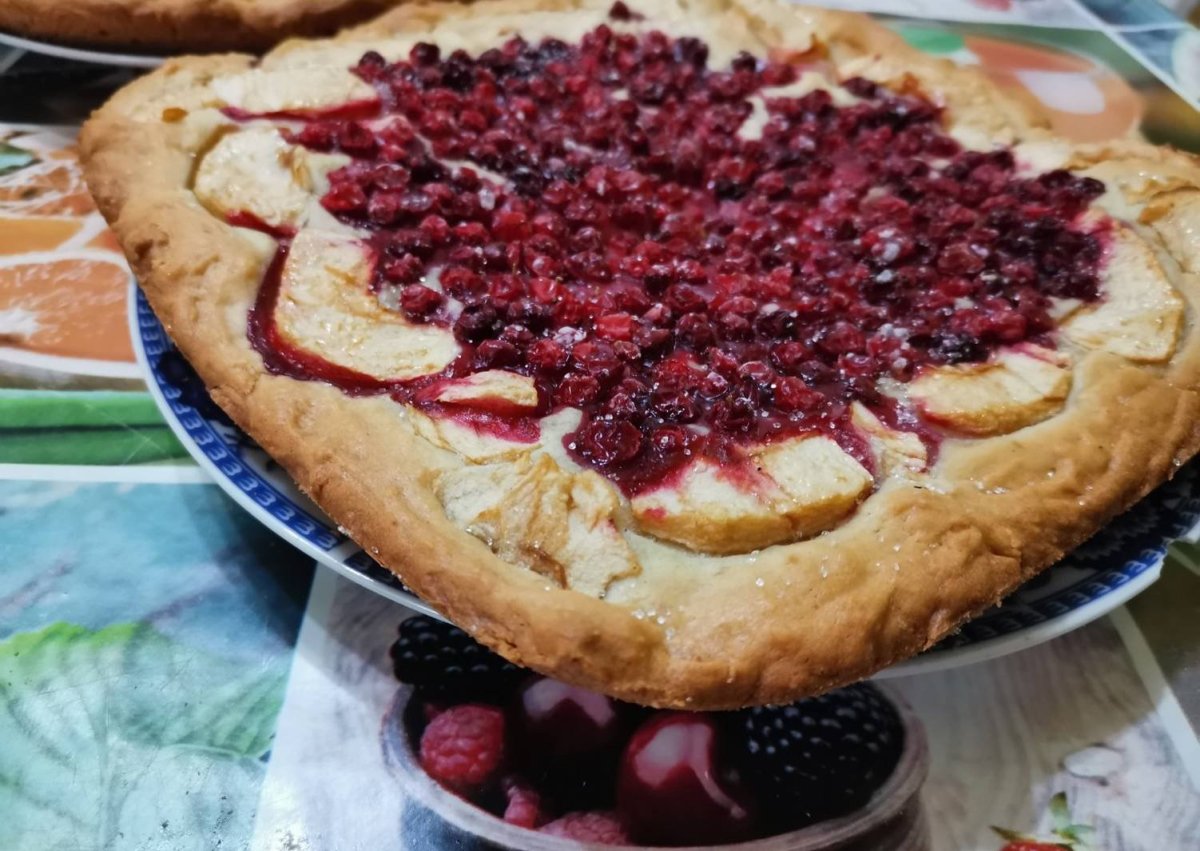 Пирог с брусникой