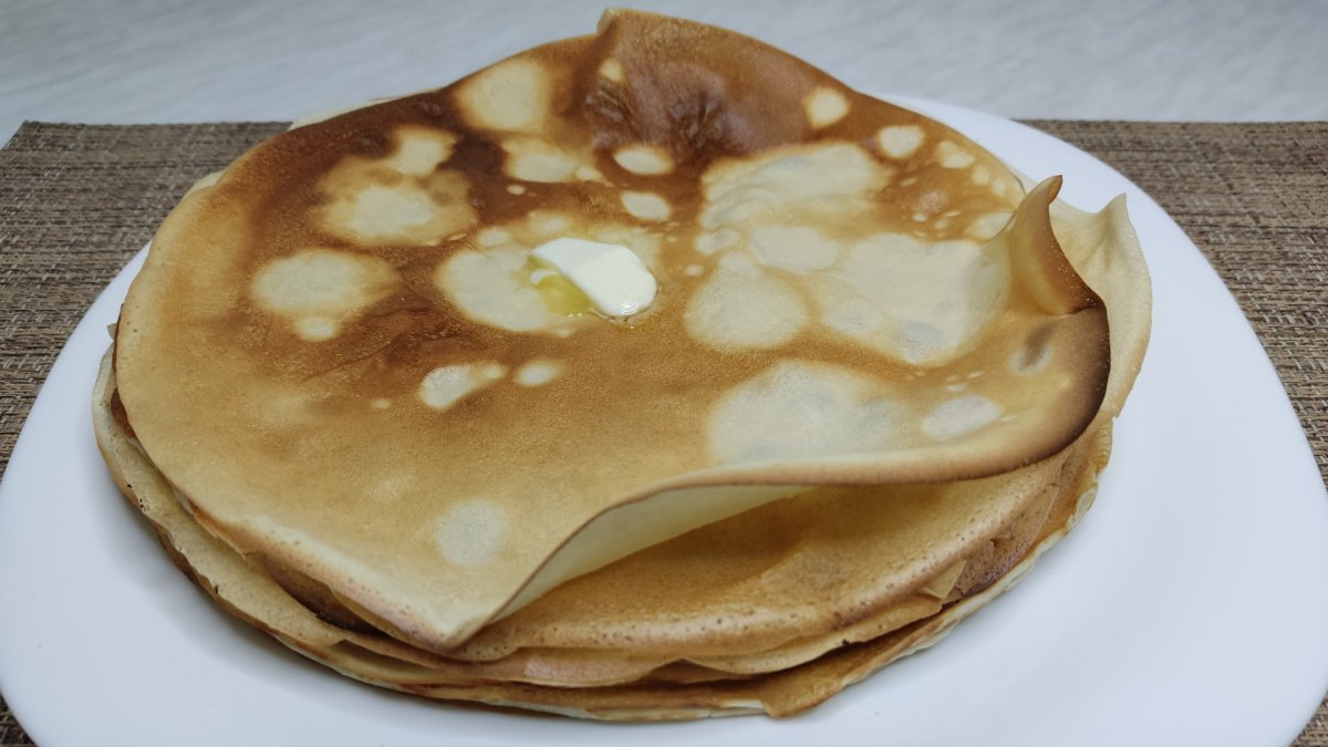 Блины на молоке с дырочками тонкие