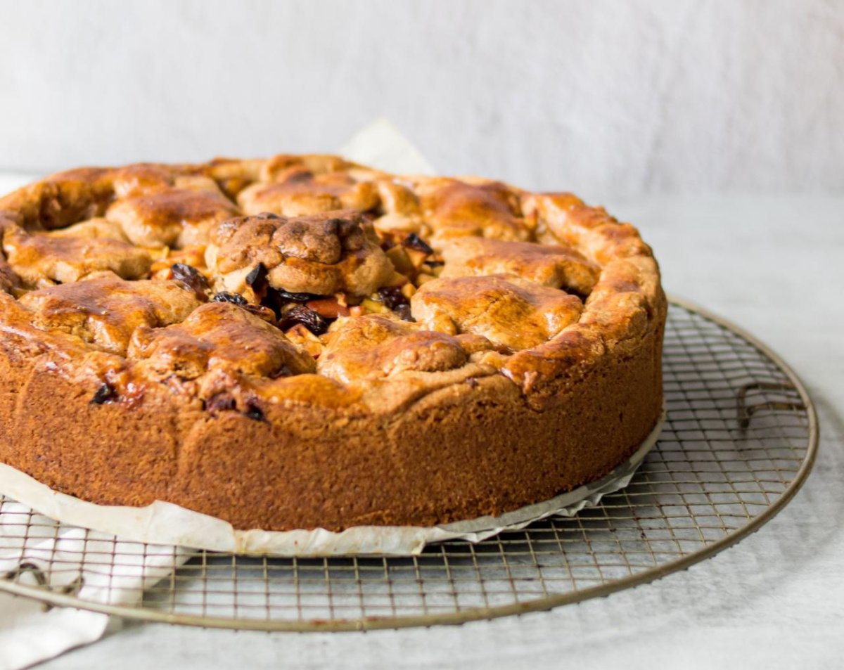 Шарлотка на кислом молоке