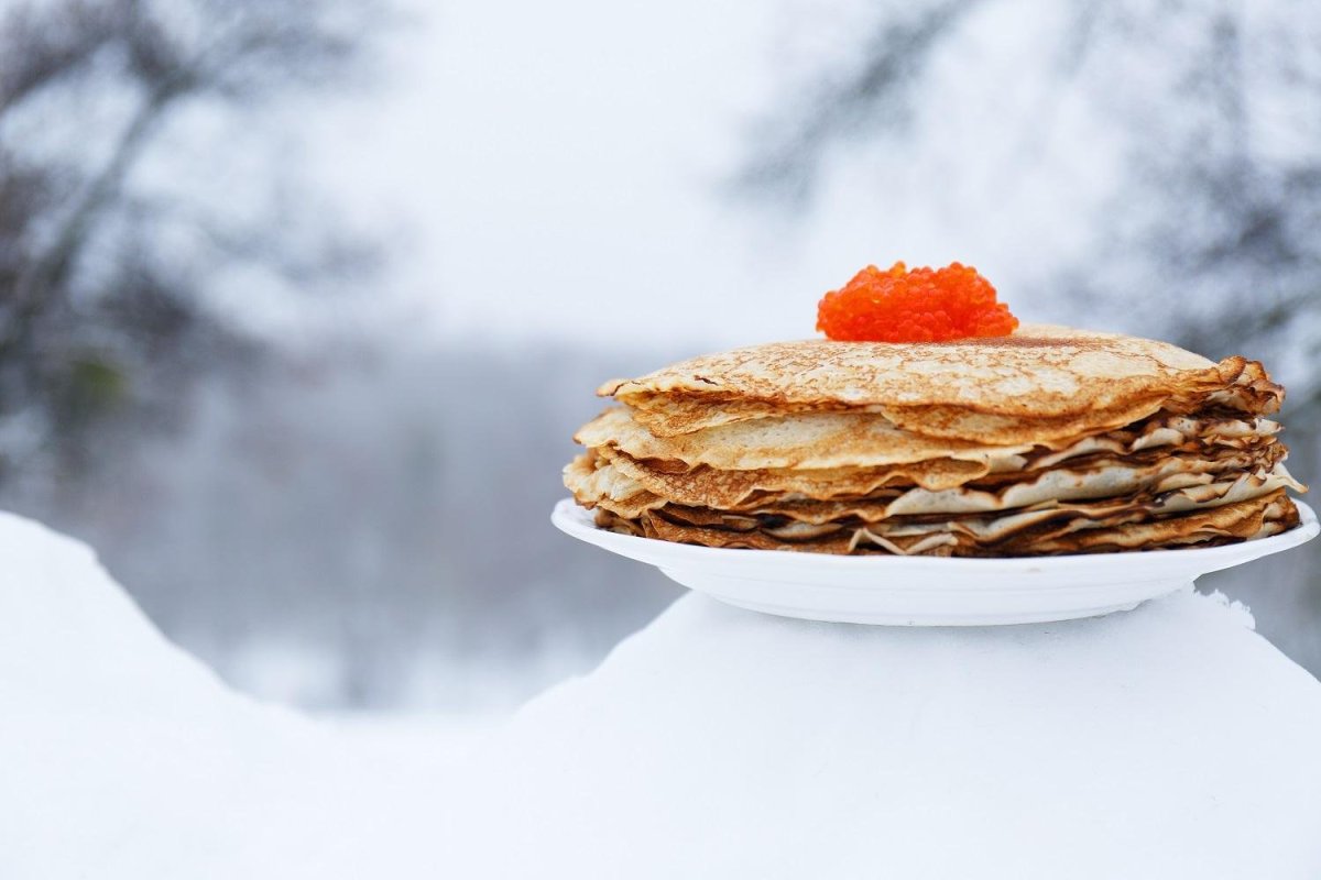 Масленица блины с икрой