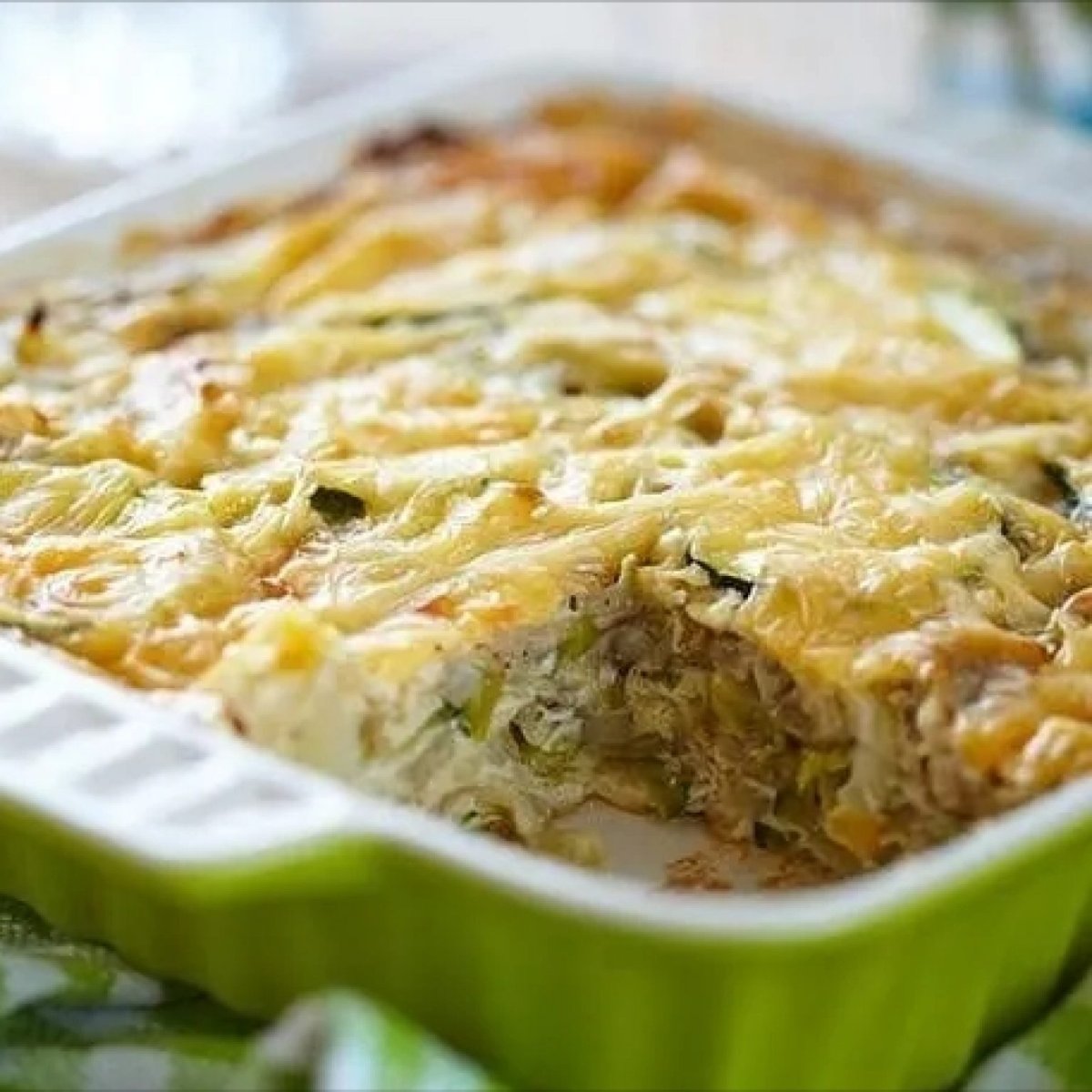 Лоранский пирог с курицей и брокколи