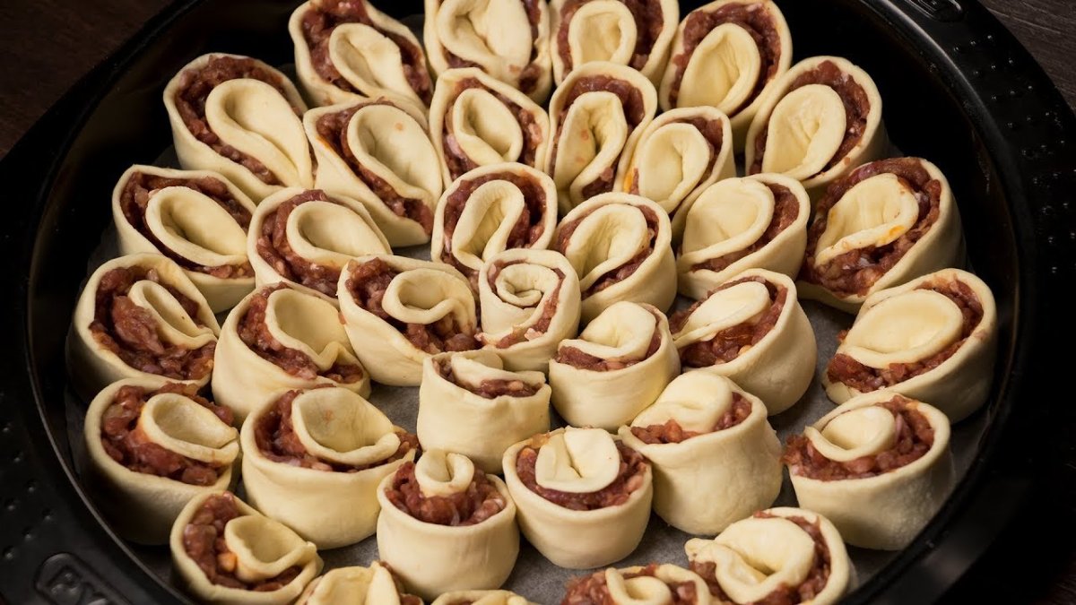Мясной пирог Хризантема