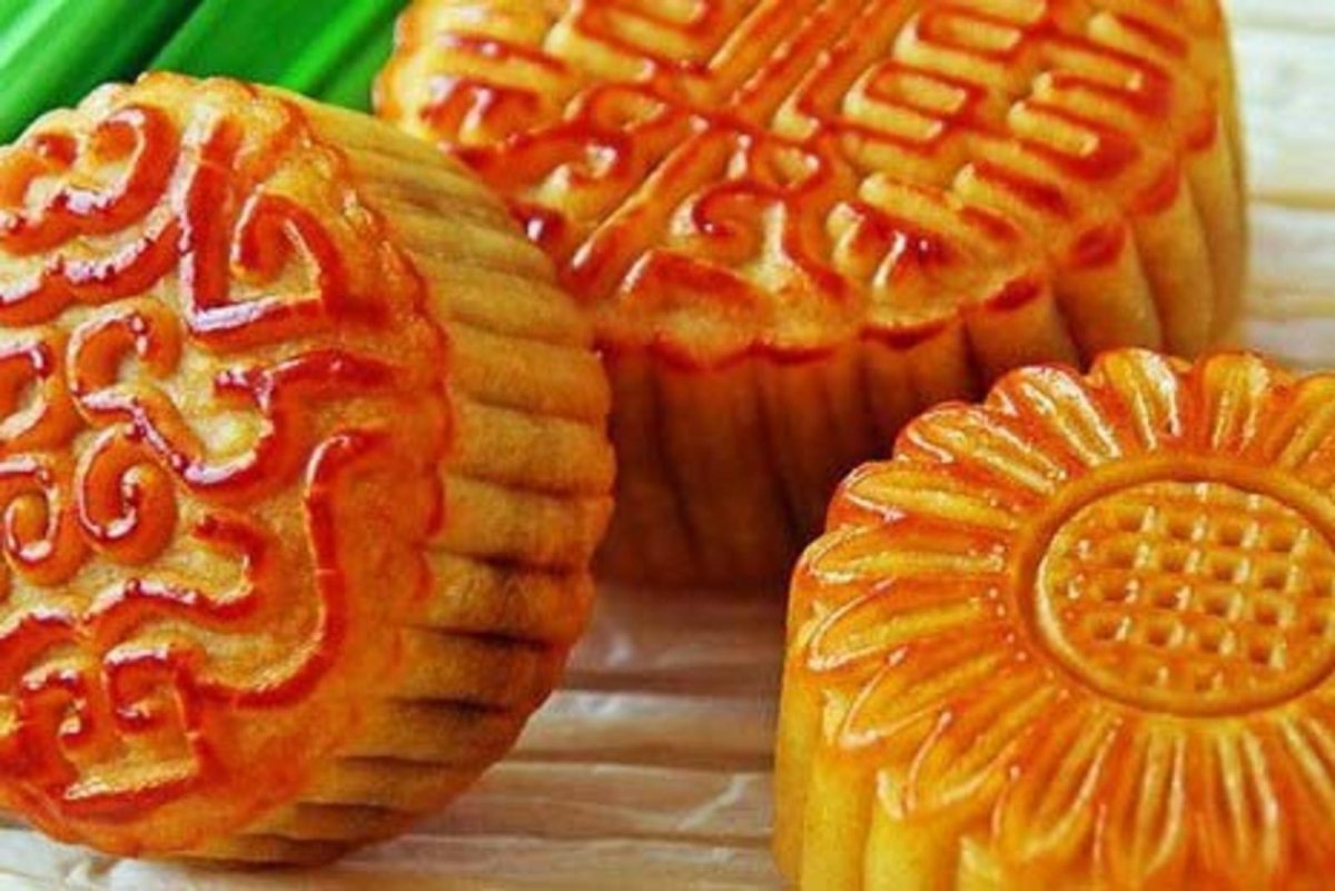 Шарлотка с яблоками сервировка