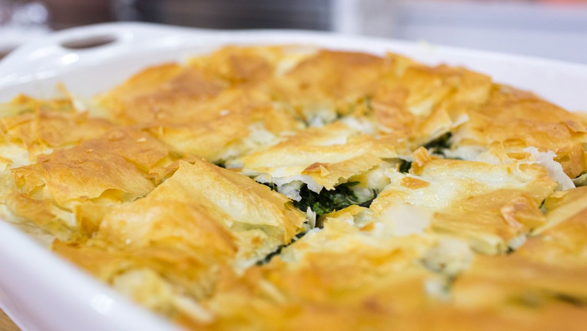 Рваный пирог из лаваша с капустой